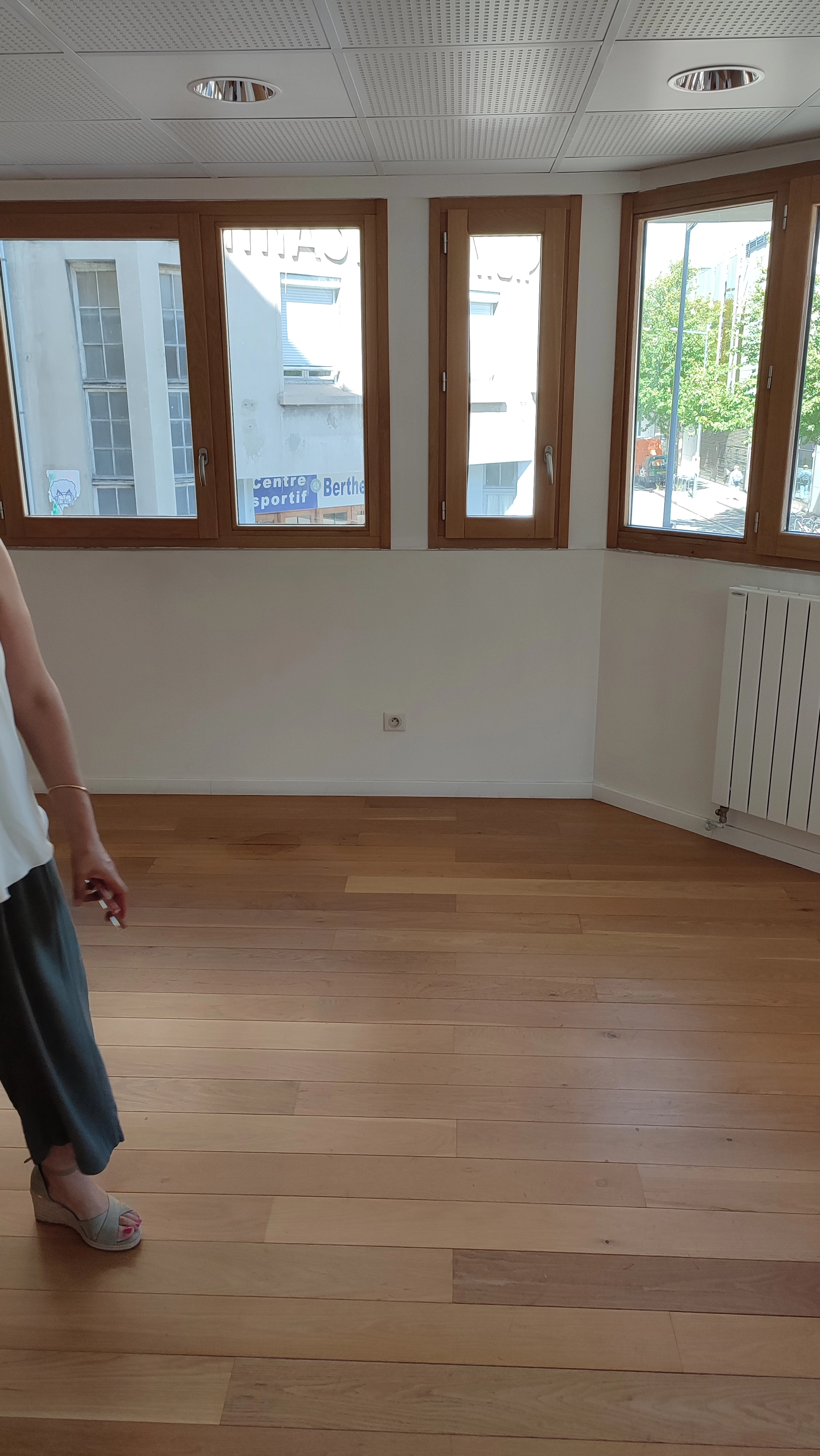 bureau avant pose cloison faux-plafond existant projet agencement espace etude notaire Grenoble bureau avant travaux avant pose cloison faux-plafond existant non détérioré nouvel agencement espace etude notaire Grenoble