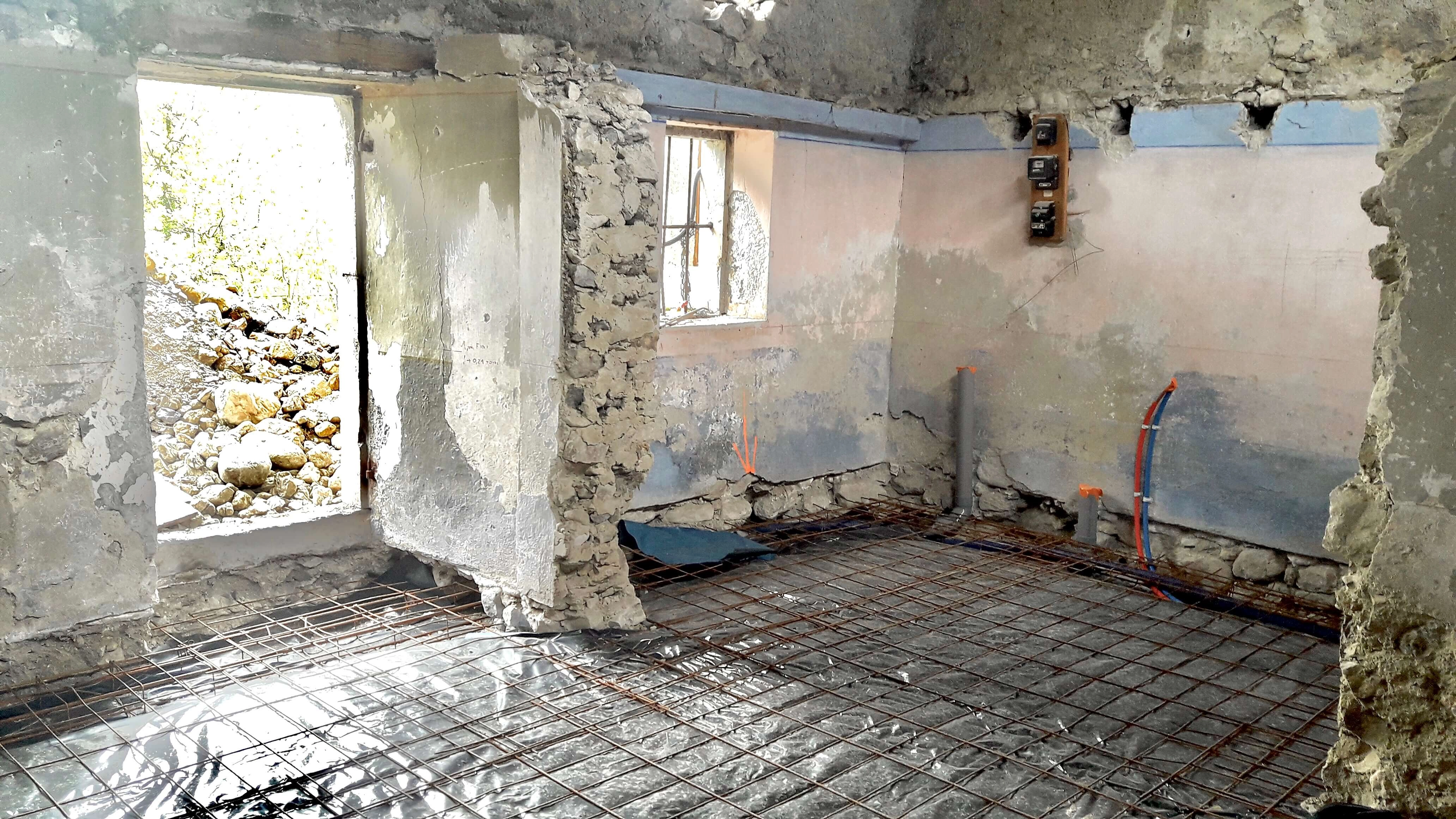 dallage du rez de chaussée,reservations du plombier, rénovation du sol dallage du rez de chaussée,reservations du plombier, rénovation du sol