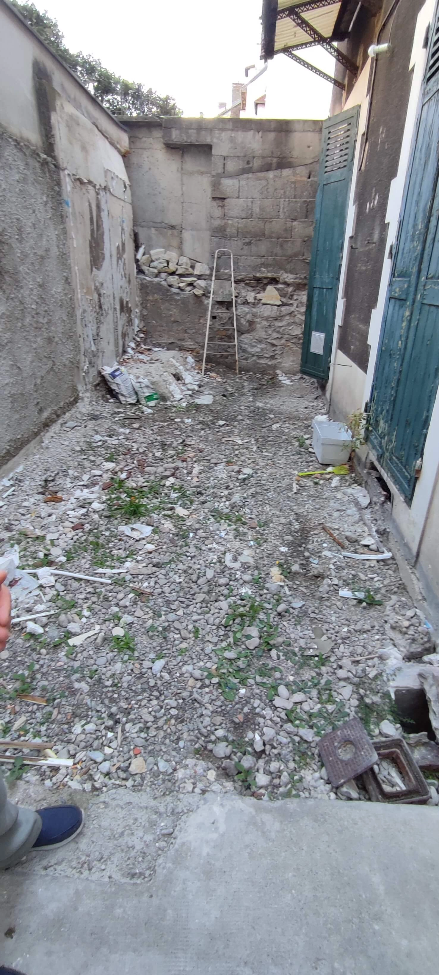 démolition extérieur cour grenoble maitre d'oeuvre