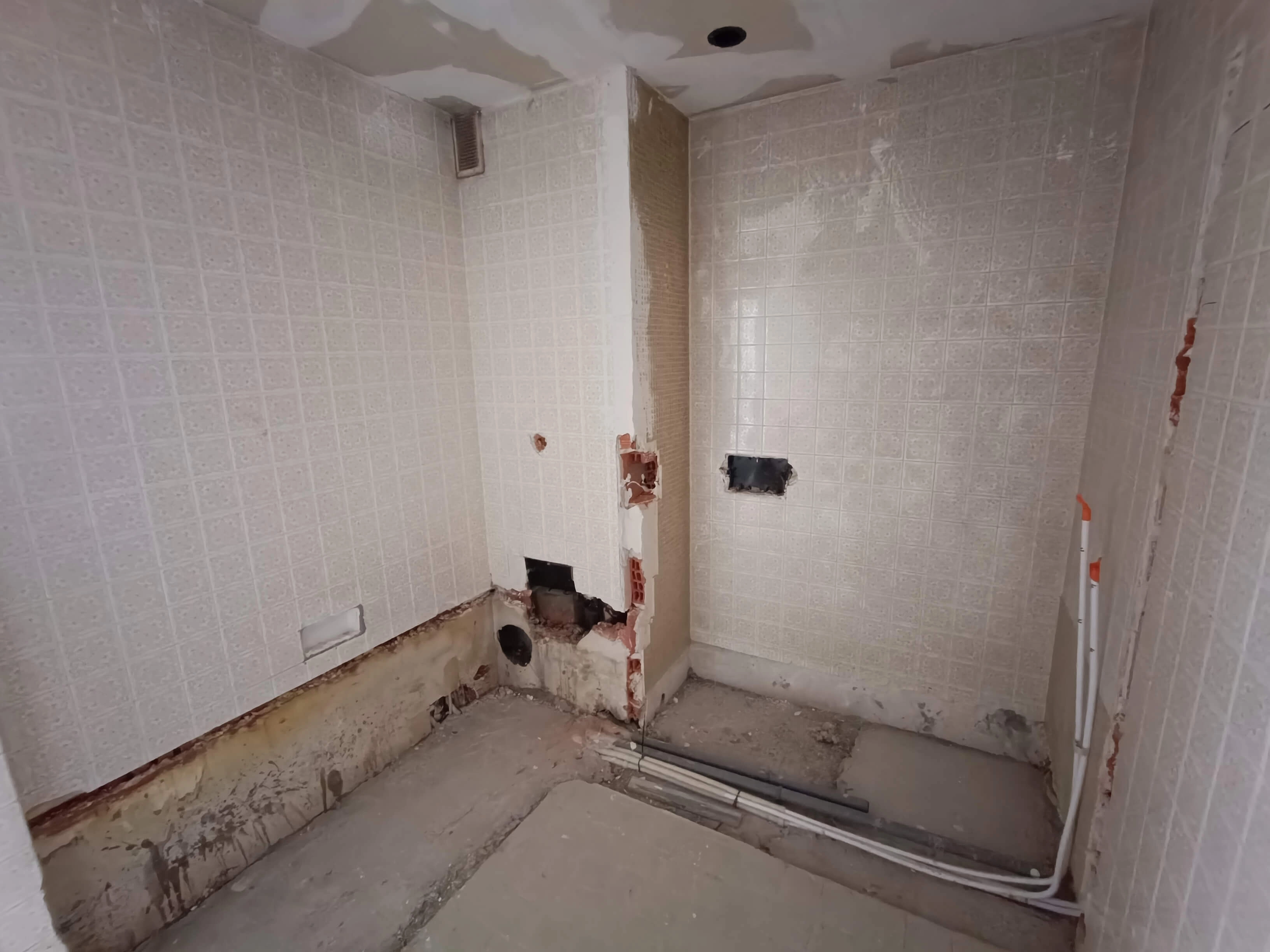 encastement sol reseau plomberie cannalisation