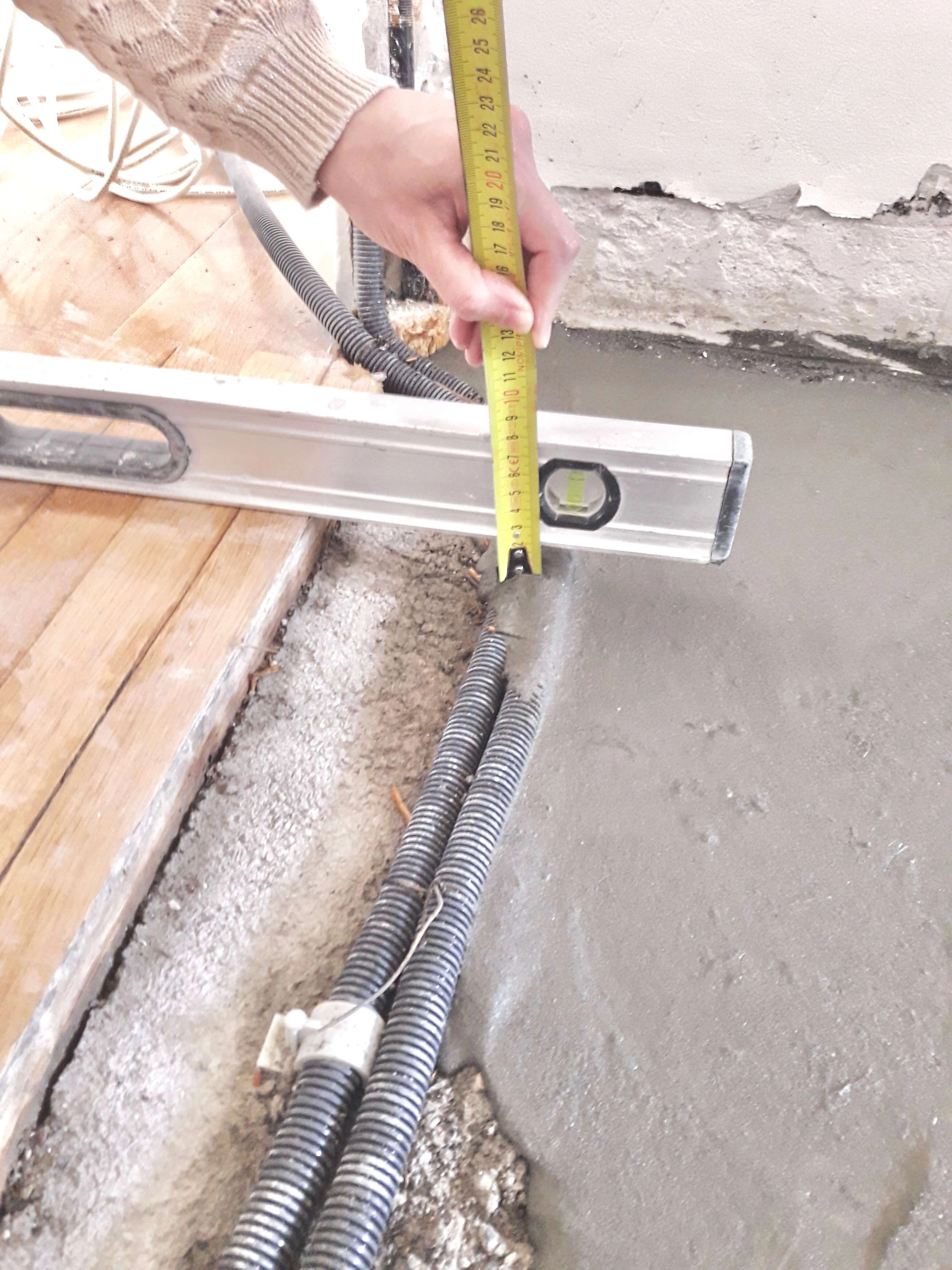 encastrement des gaines electriques, chape en cours encastrement des gaines electriques, chape en cours