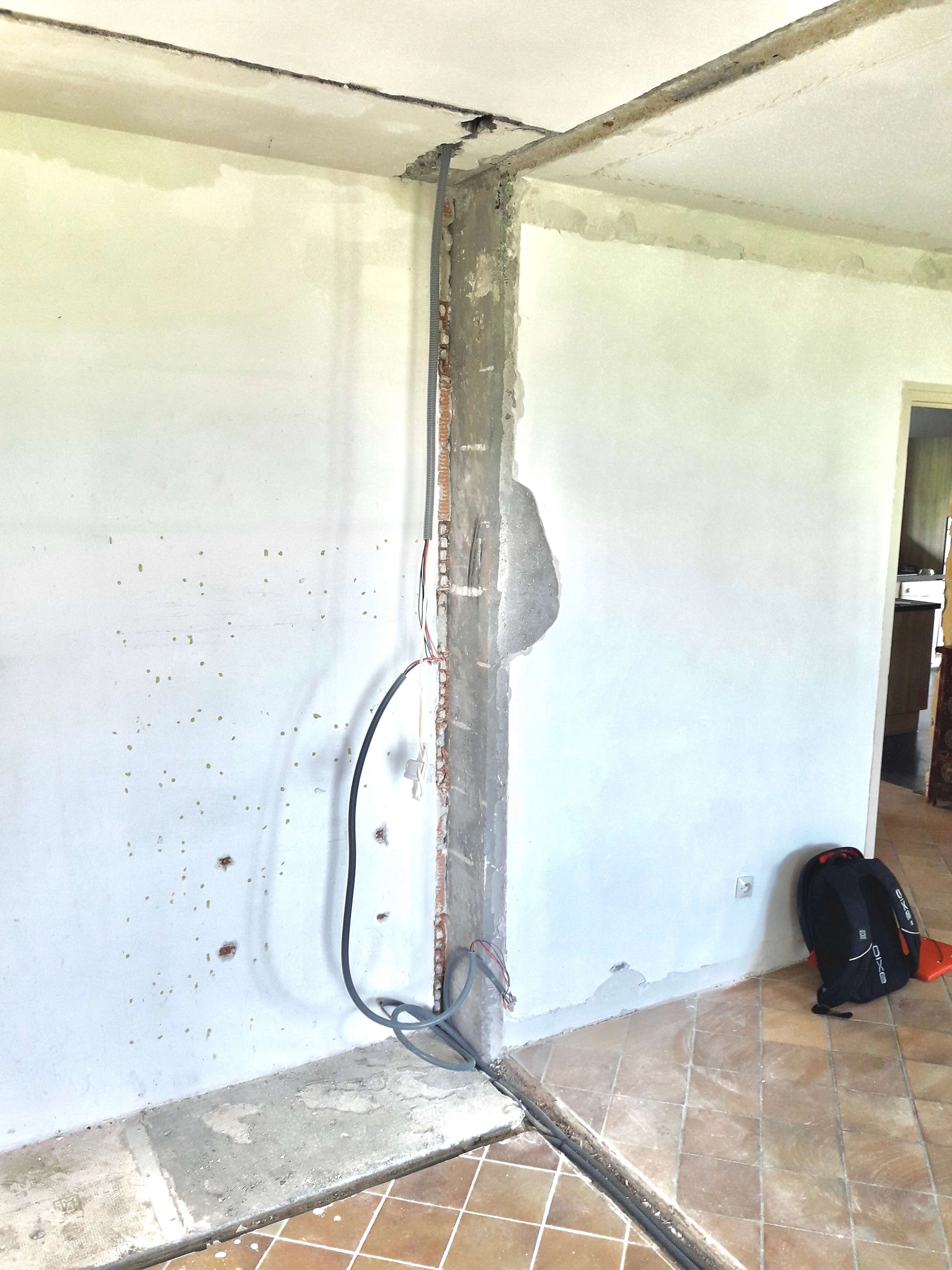 encastrement gaines electriques, démolition;saignés,moulures apparentes encastrement gaines electriques, démolition;saignés,moulures apparentes