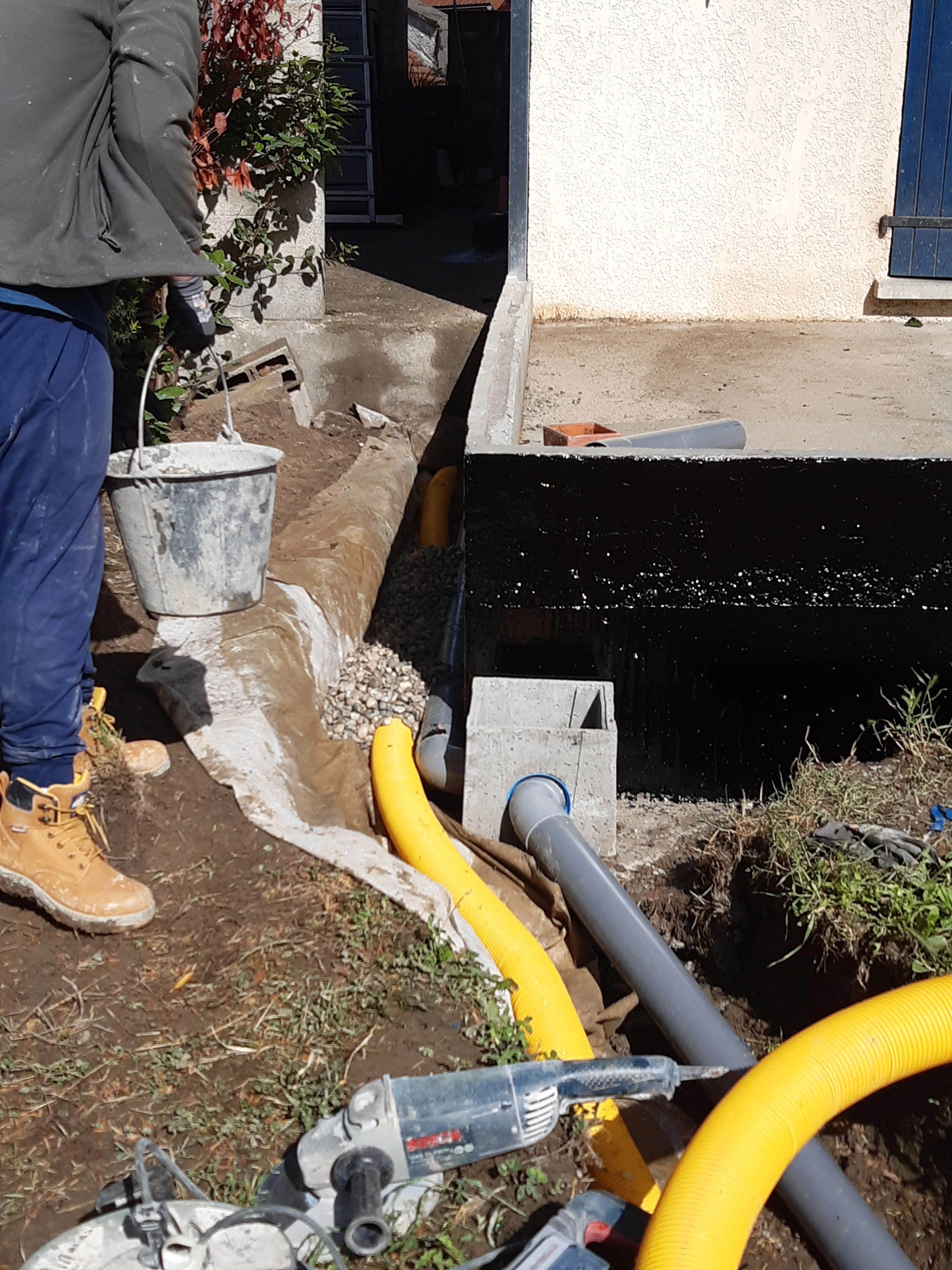 fondation;vrd,massif béton;création dallage;veranda;goudron;etanchéité fondation;vrd,massif béton;création dallage;veranda