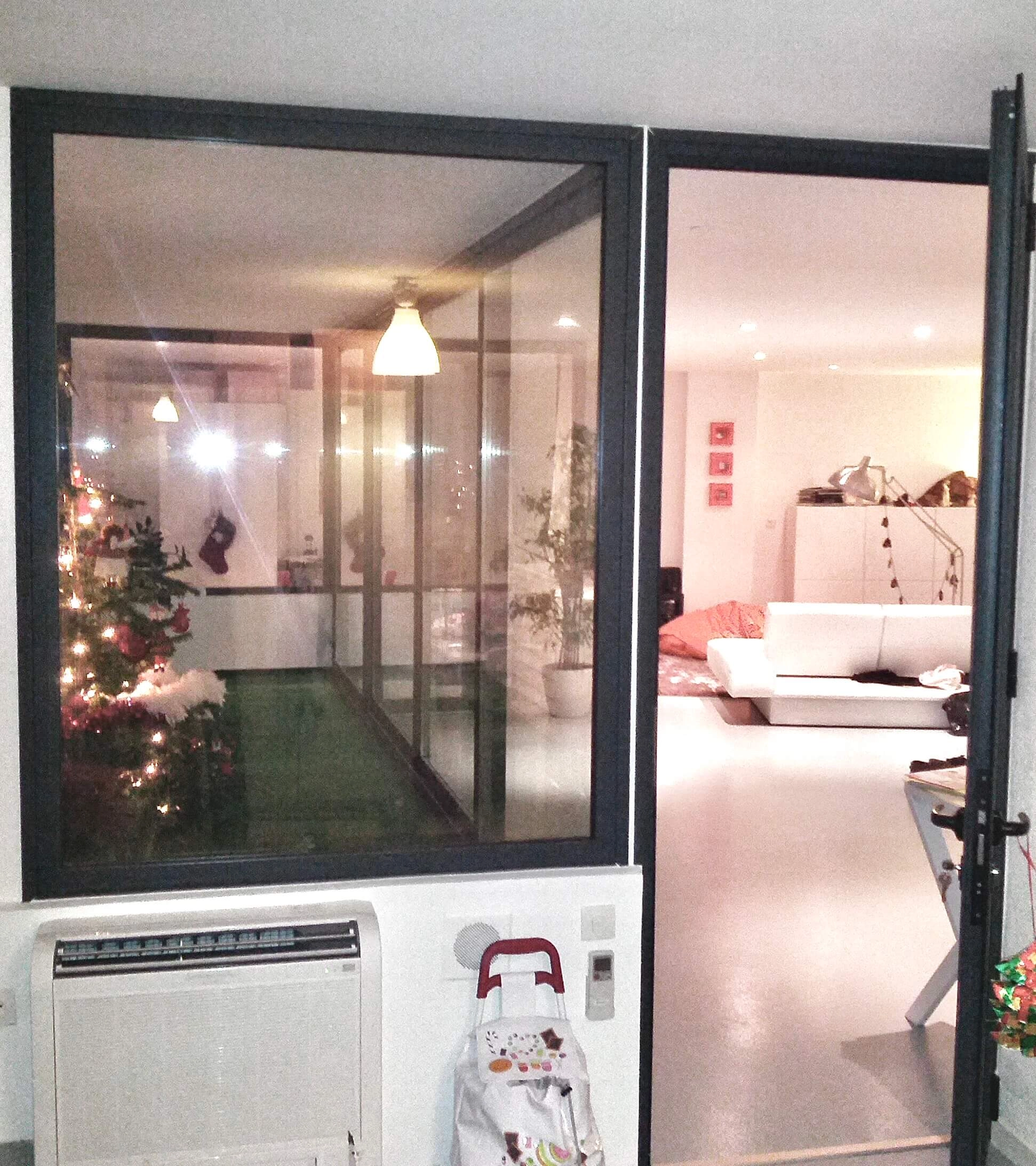 les chassis vitrés sont posés et le chantier est terminé les chassis vitrés sont posés et le chantier est terminé