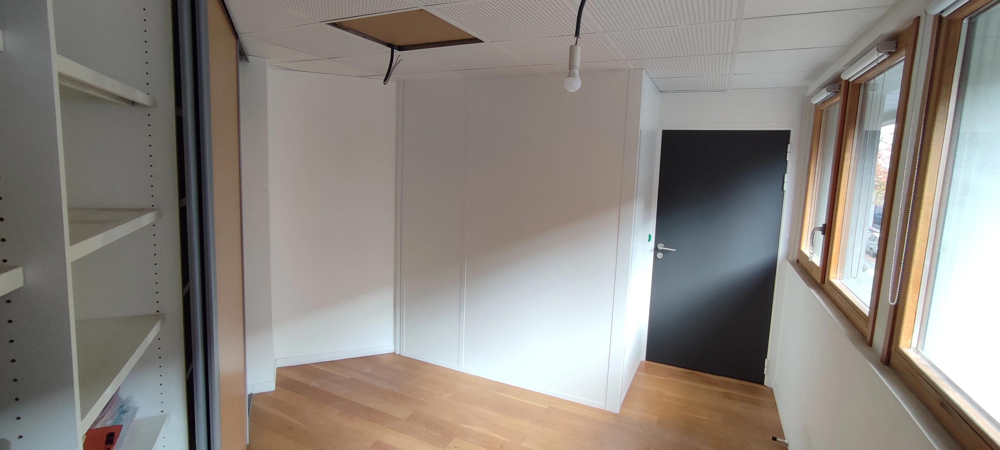 manque luminaire cloison en cours de montage cloison phonique création bureau etude notaire grenoble manque luminaire cloison en cours de montage cloison phonique création bureau etude notaire grenoble