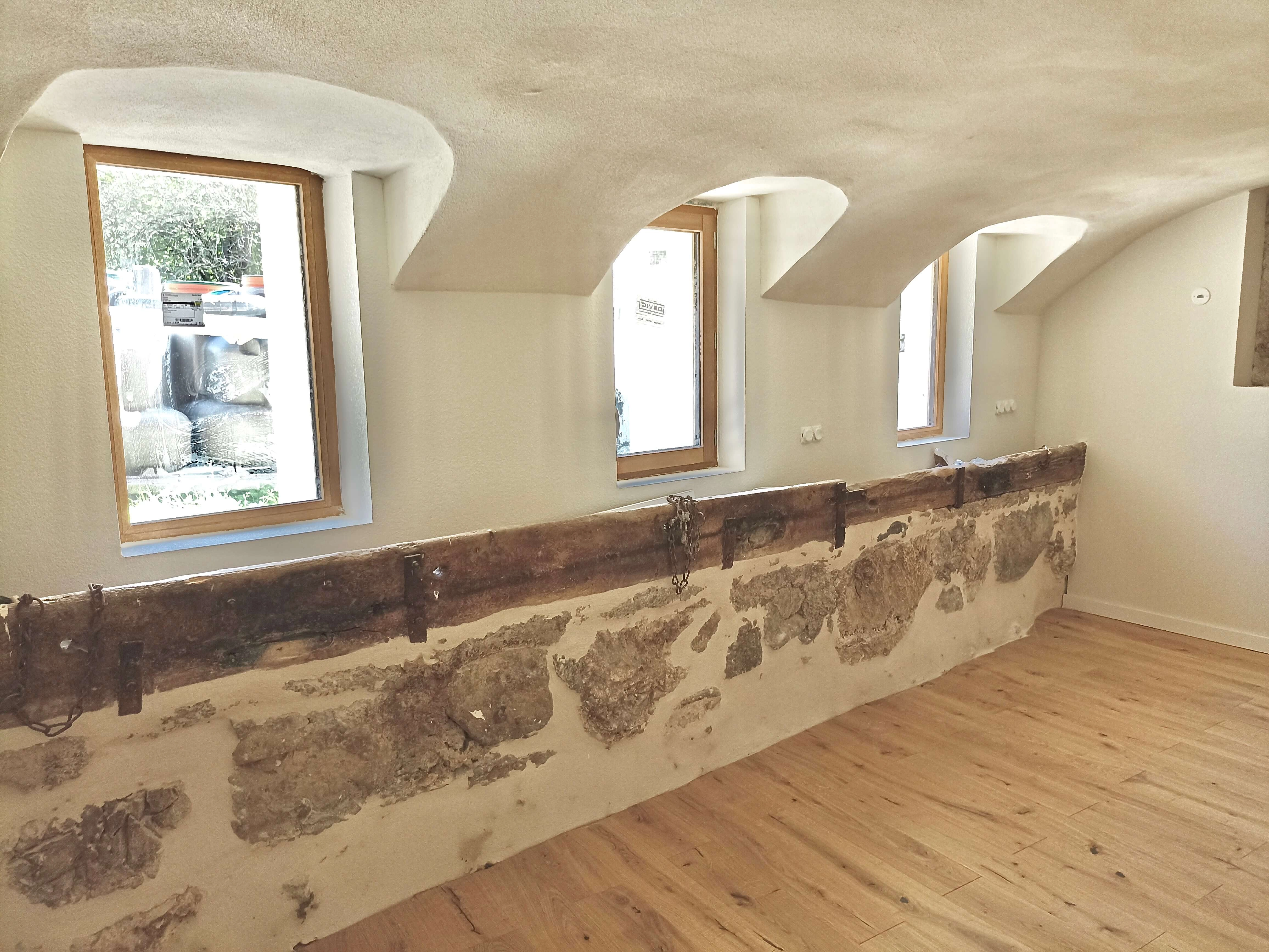 ouvertures en maçonnerie, mangeoire des vaches, restructuration d'une ferme ouvertures en maçonnerie, mangeoire des vaches, restructuration d'une ferme