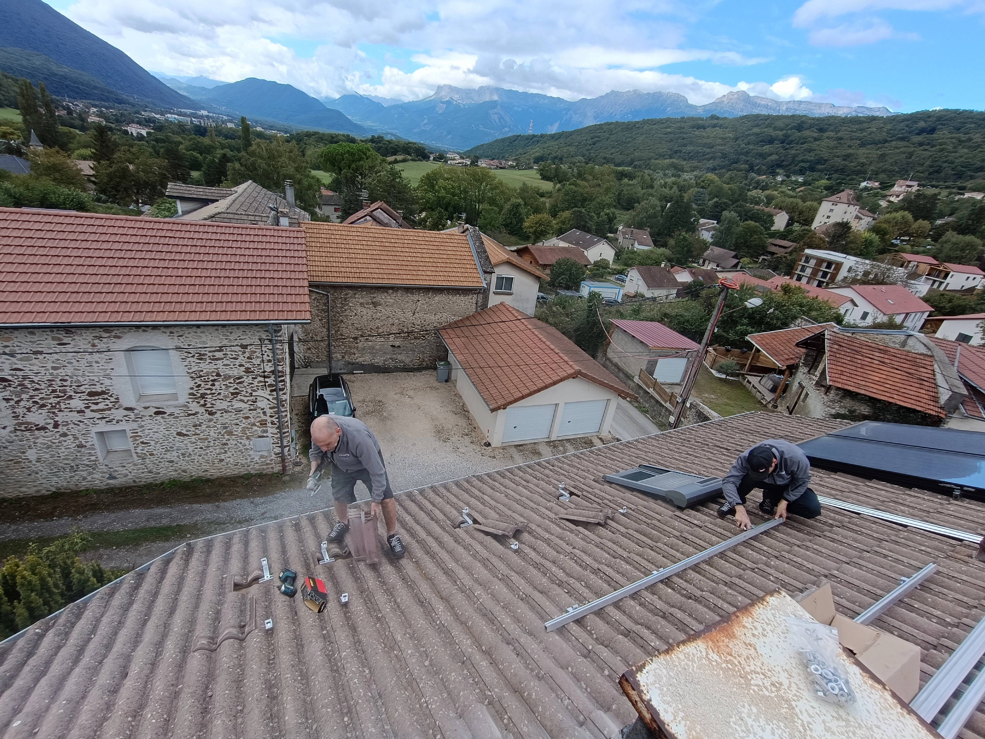 photovoltaique;production electricité autonome;revente EDF;tuile;toiture photovoltaique;production electricité autonome;revente EDF;tuile;toiture