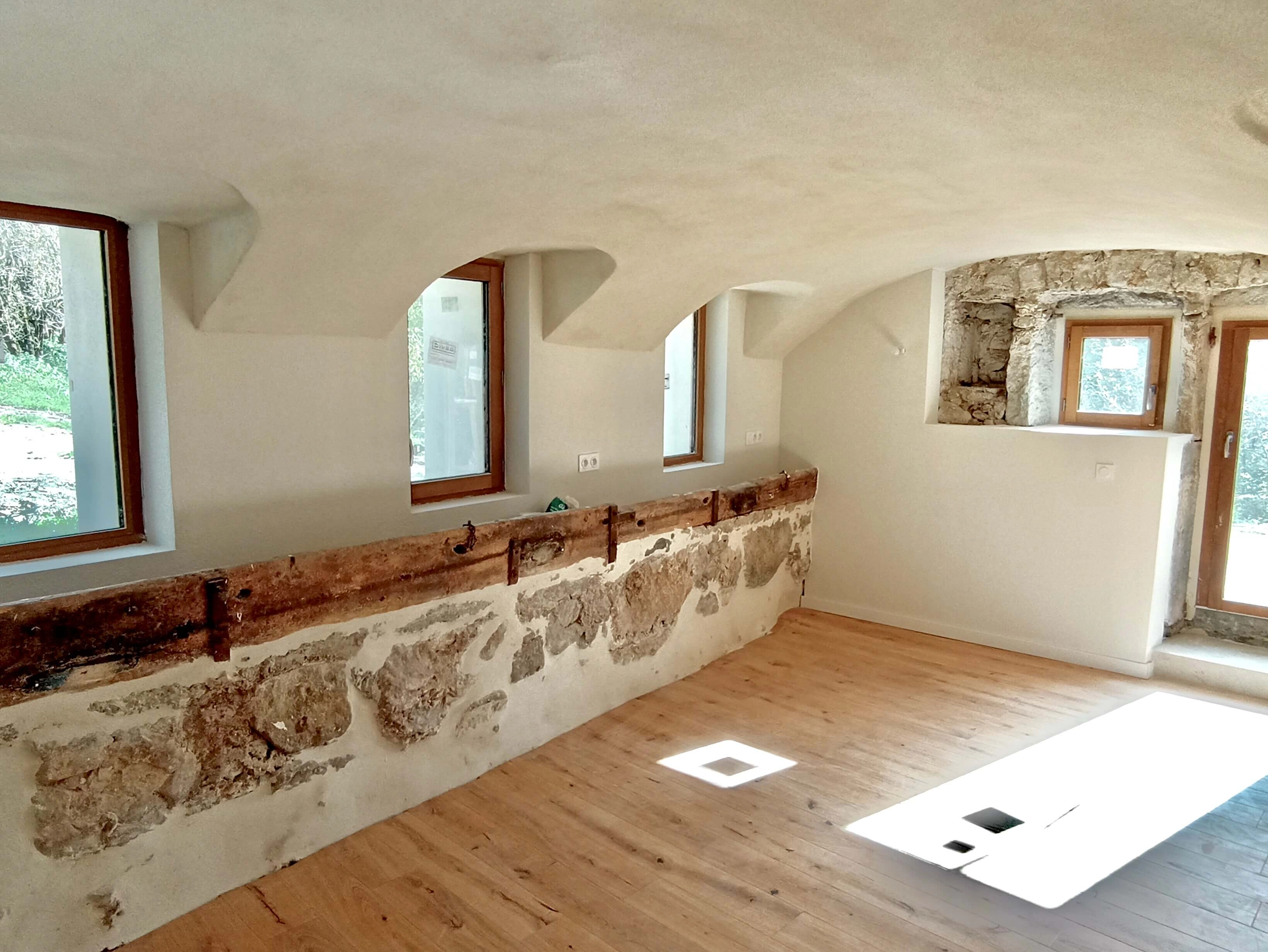 pose de parquet, rénovation etable,pièce voutée pose de parquet, rénovation etable,pièce voutée