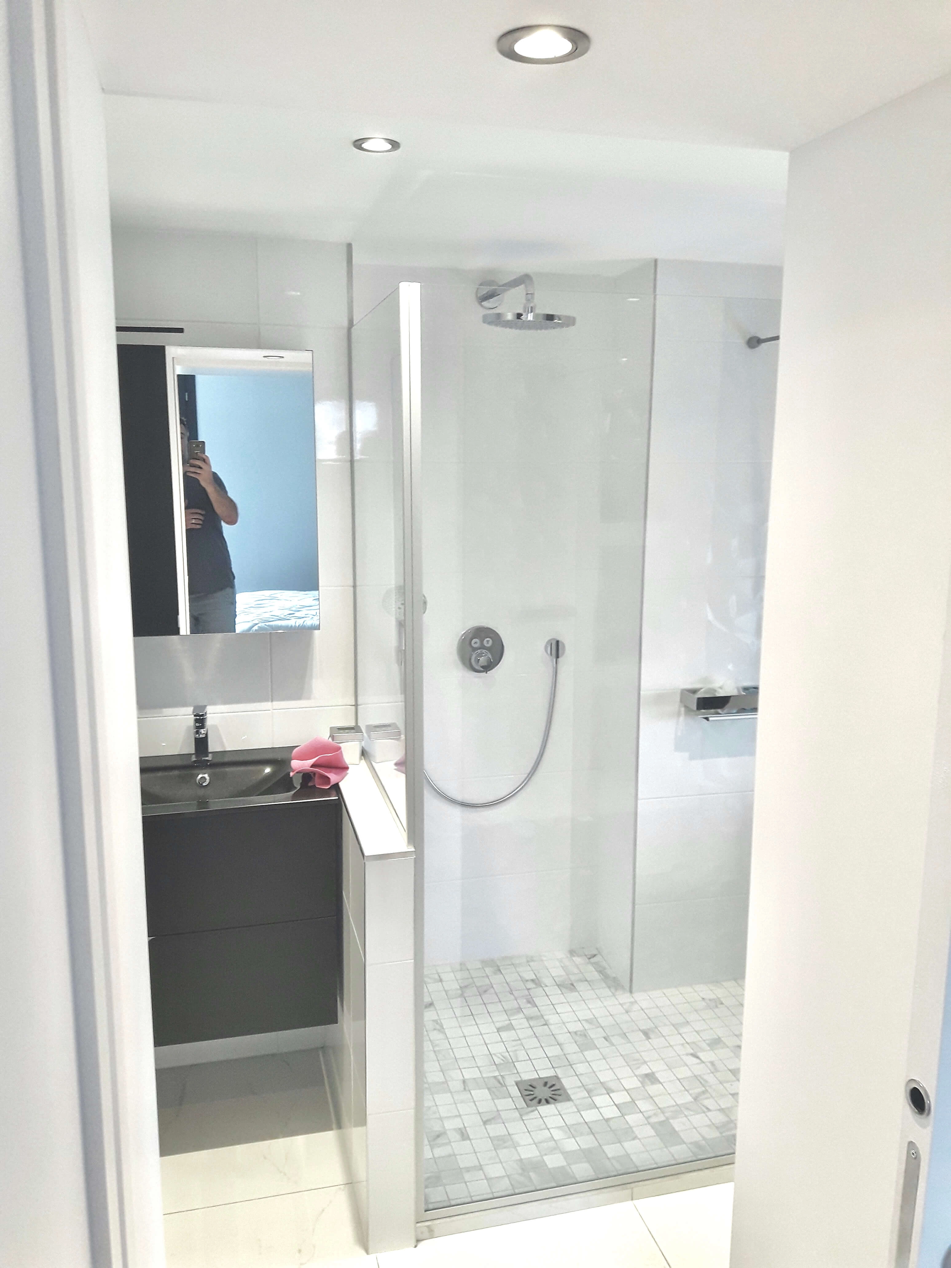  vasque en verre, muret, salle de bain faience